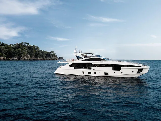 AZIMUT GRANDE 32M