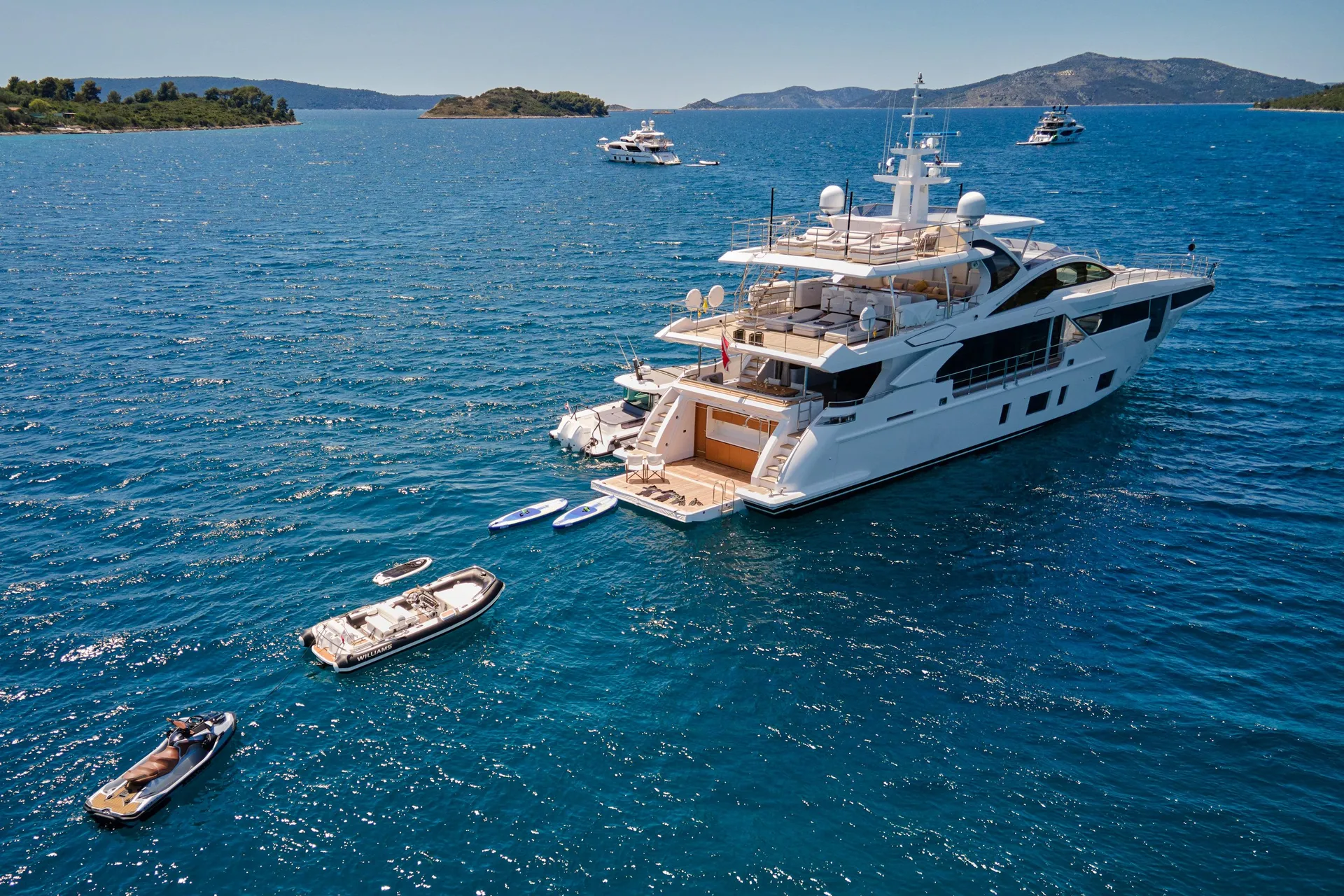 AZIMUT GRANDE 35 METRI - Image 3
