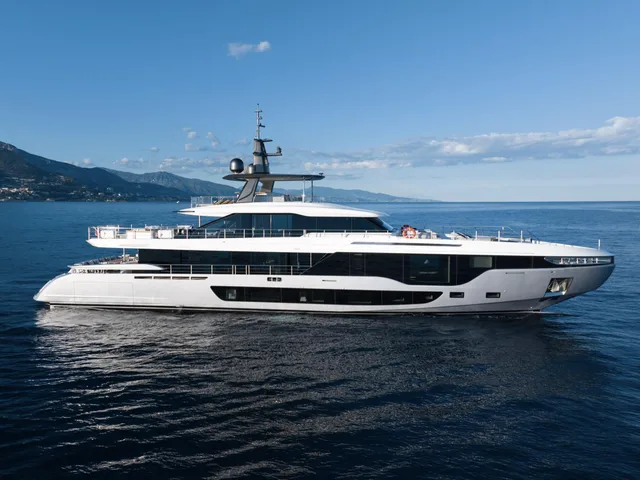 AZIMUT GRANDE 36M