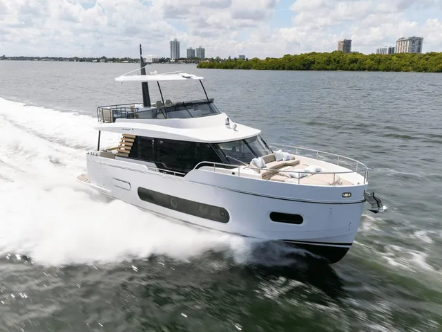 AZIMUT MAGELLANO 60