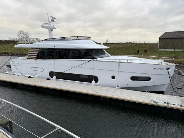 AZIMUT MAGELLANO 66 EVO