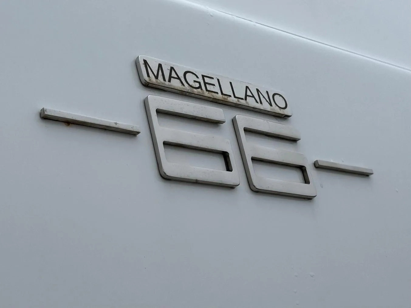AZIMUT MAGELLANO 66 EVO - Image 3