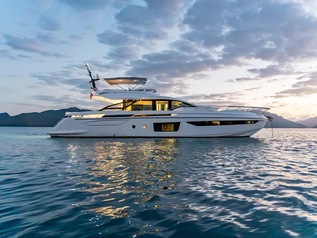 AZIMUT S8