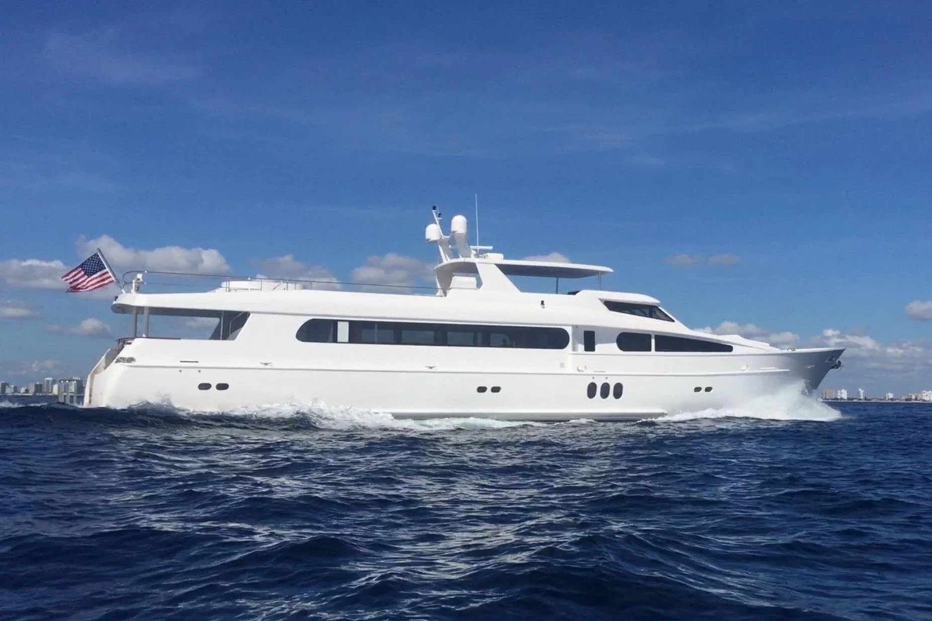 BROWARD RAISED PILOTHOUSE M/Y - Image 1