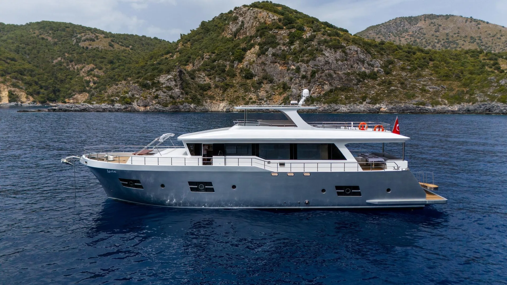 CUSTOM 27M TRAWLER - Image 1