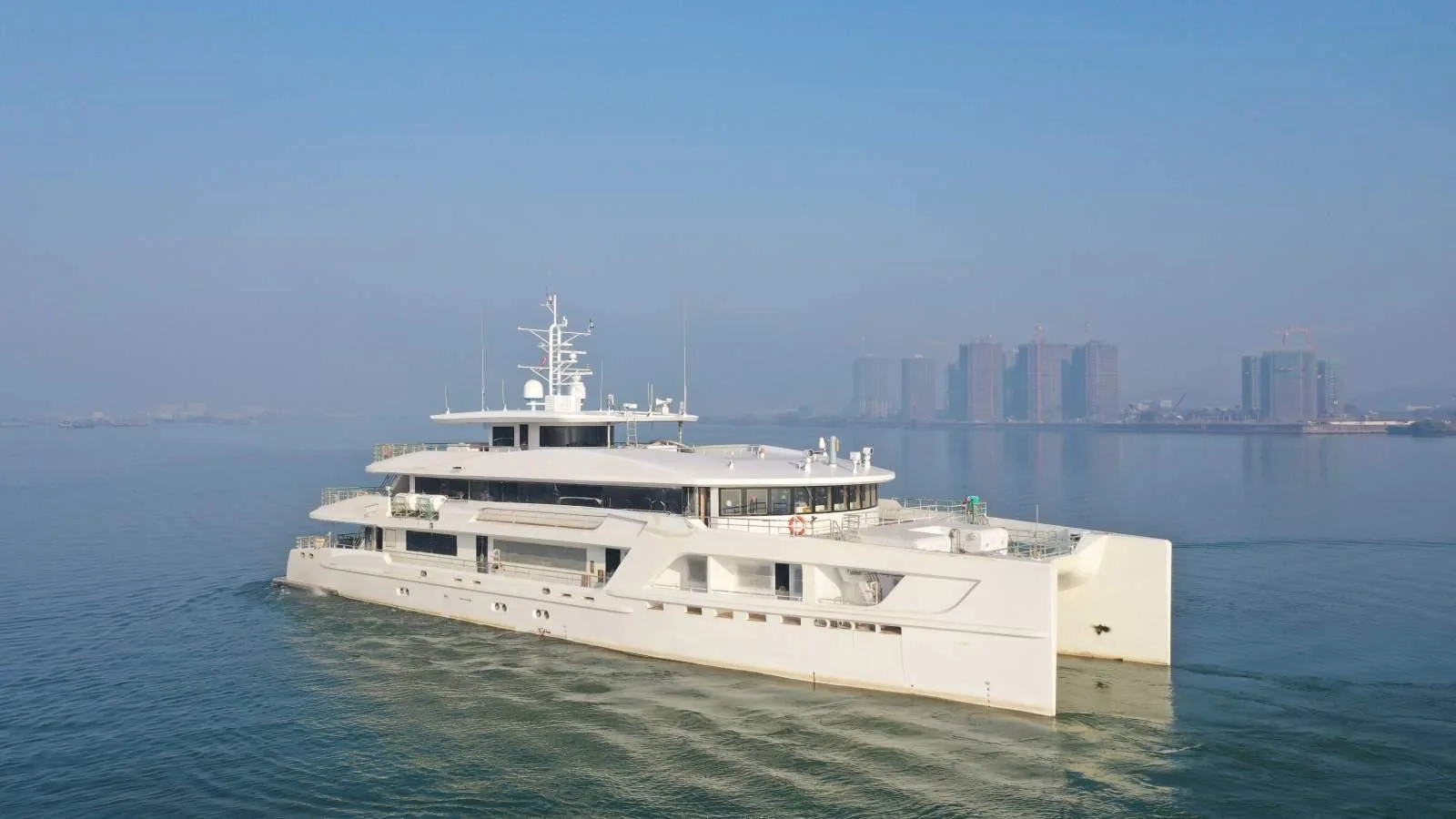 CUSTOM 48M LUXURY CATAMARAN “CAPRICORNUS” - Image 1