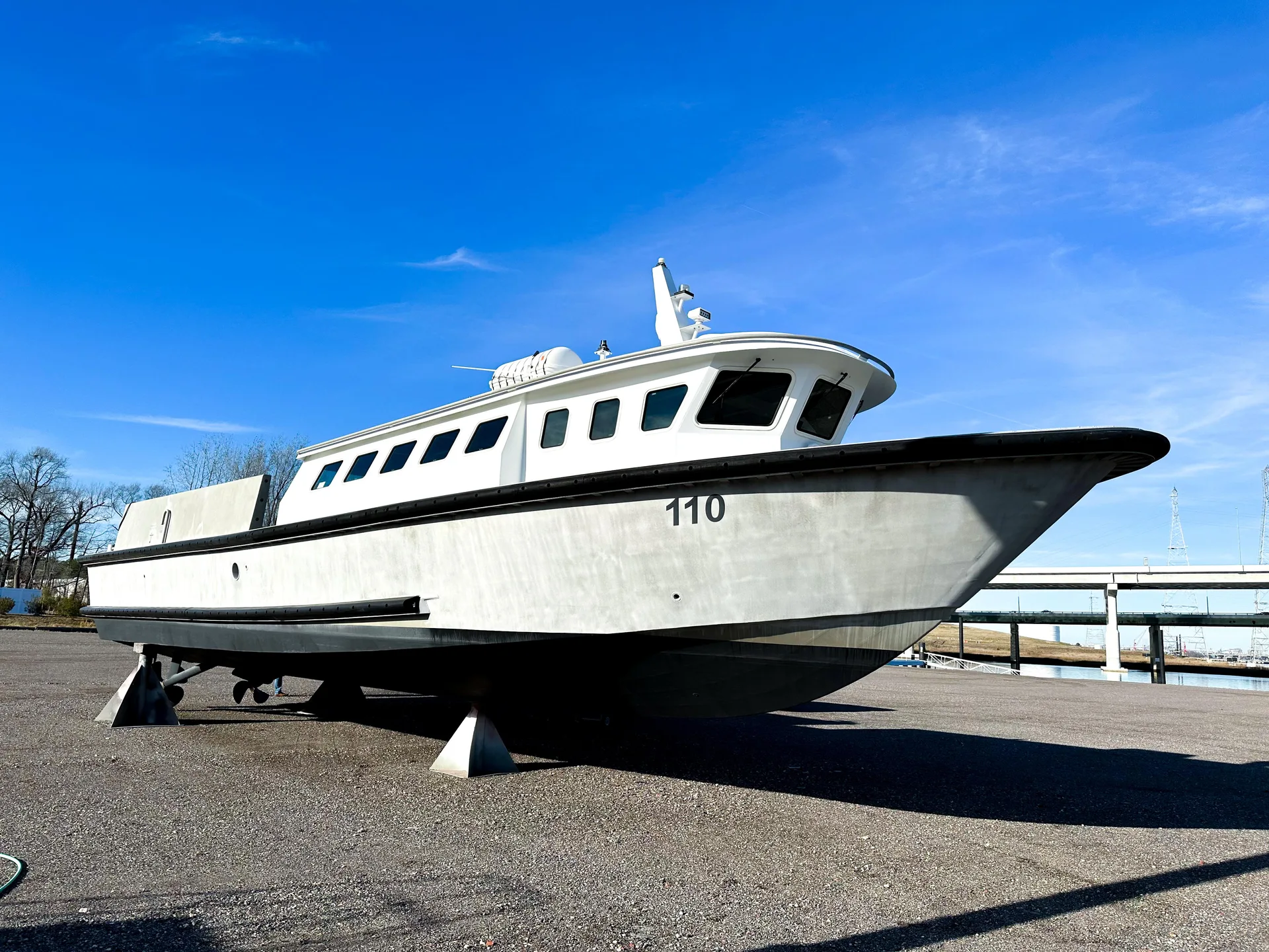 CUSTOM 64 CREW BOAT - Image 1