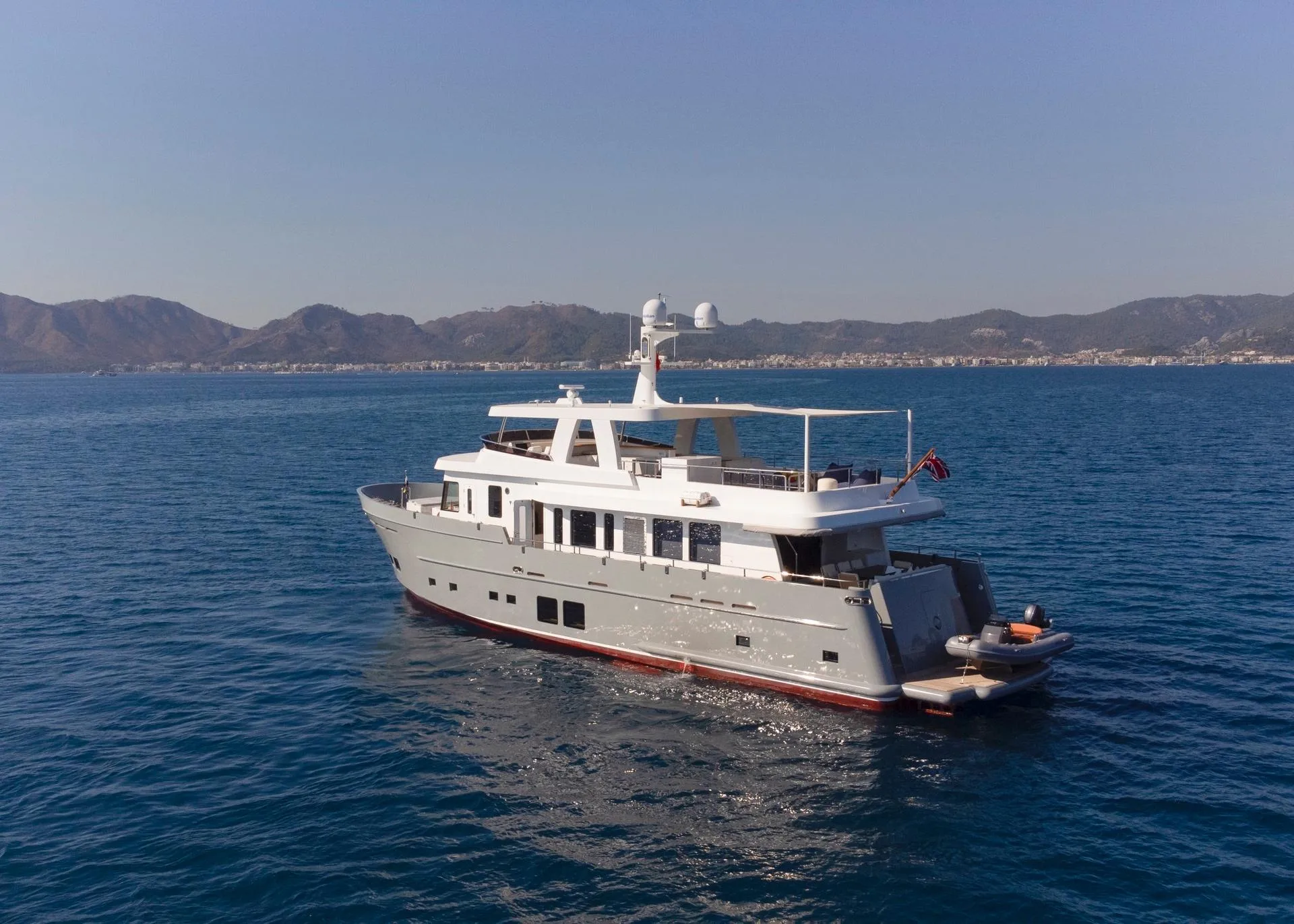 CUSTOM 85 SEMI DISPLACEMENT TRAWLER - Image 3
