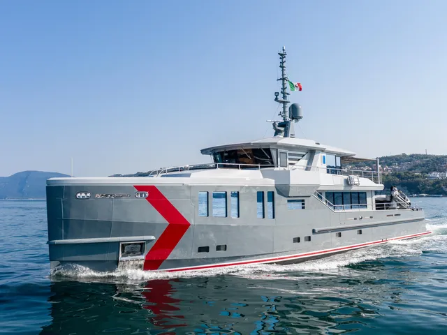 CUSTOM K584 HULL 2