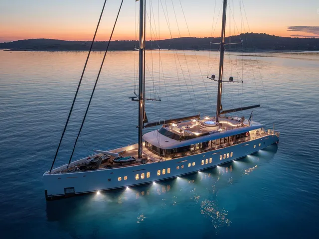 CUSTOM LINE MOTOR SAILER 45.5M
