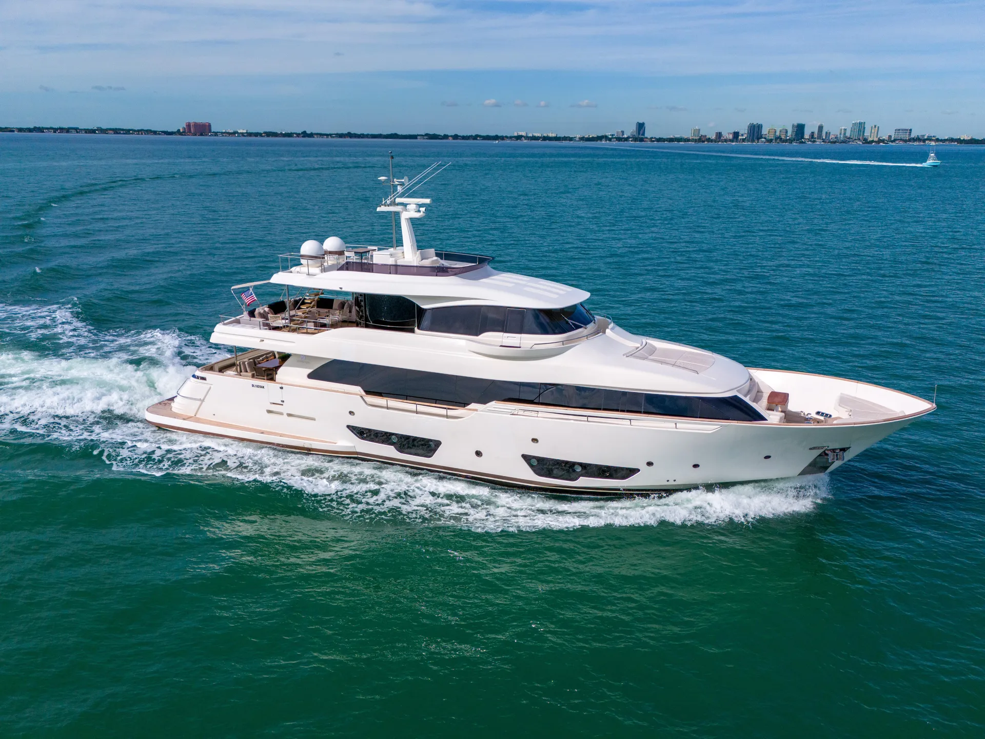 CUSTOM LINE NAVETTA 28 - Image 3