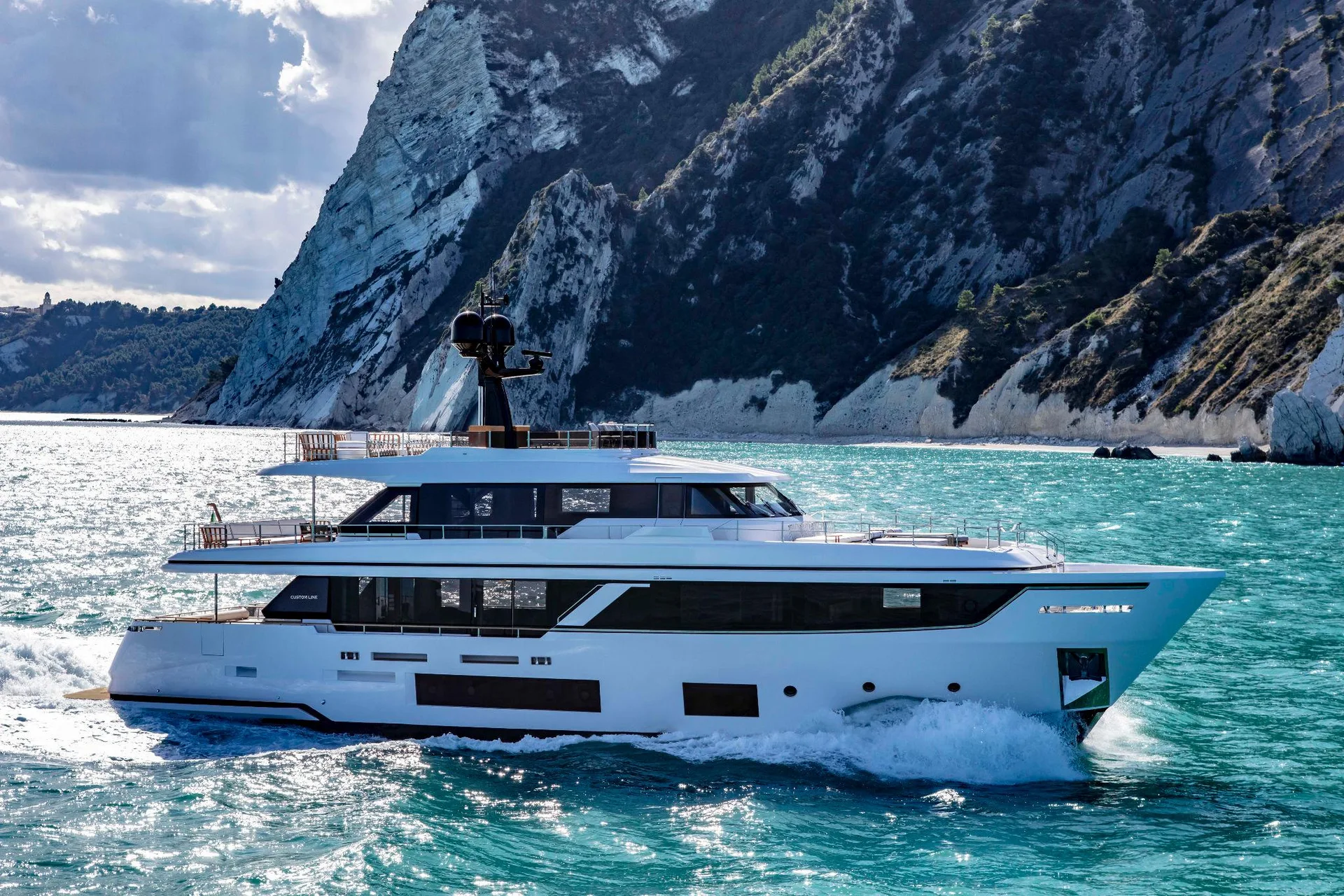 CUSTOM LINE NAVETTA 30 - Image 1