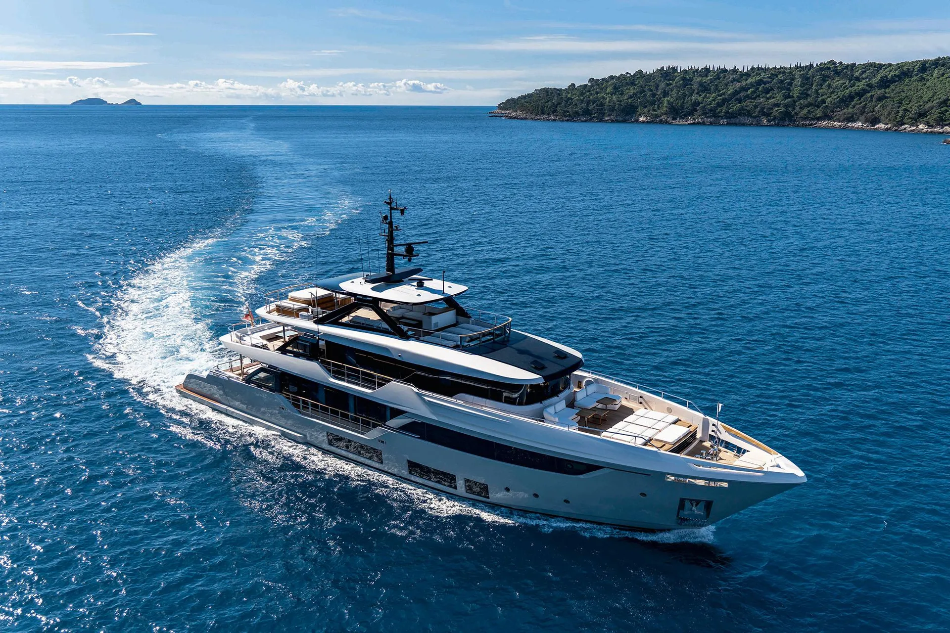 CUSTOM LINE NAVETTA 38 - Image 3