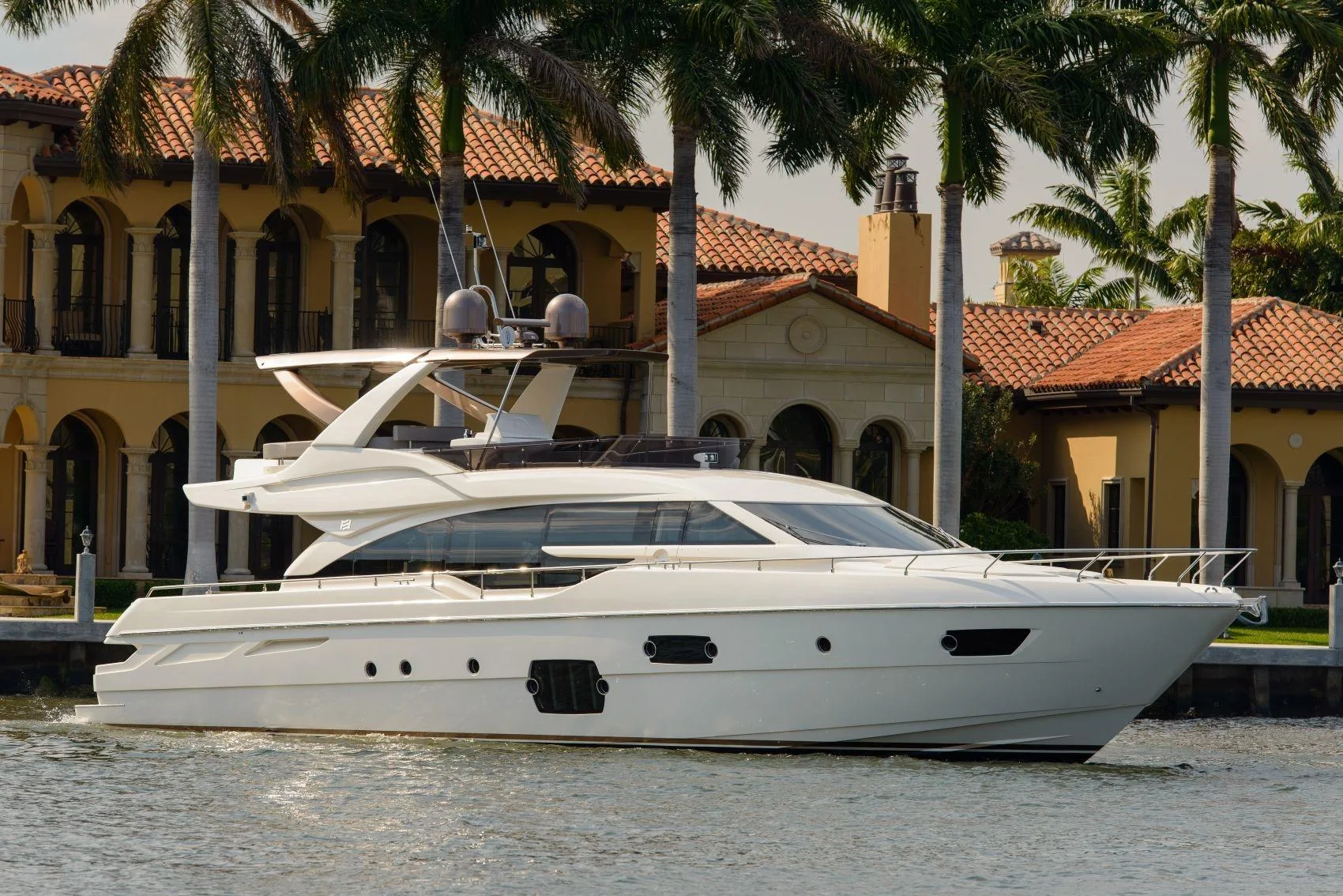 FERRETTI YACHTS 690 - Image 1