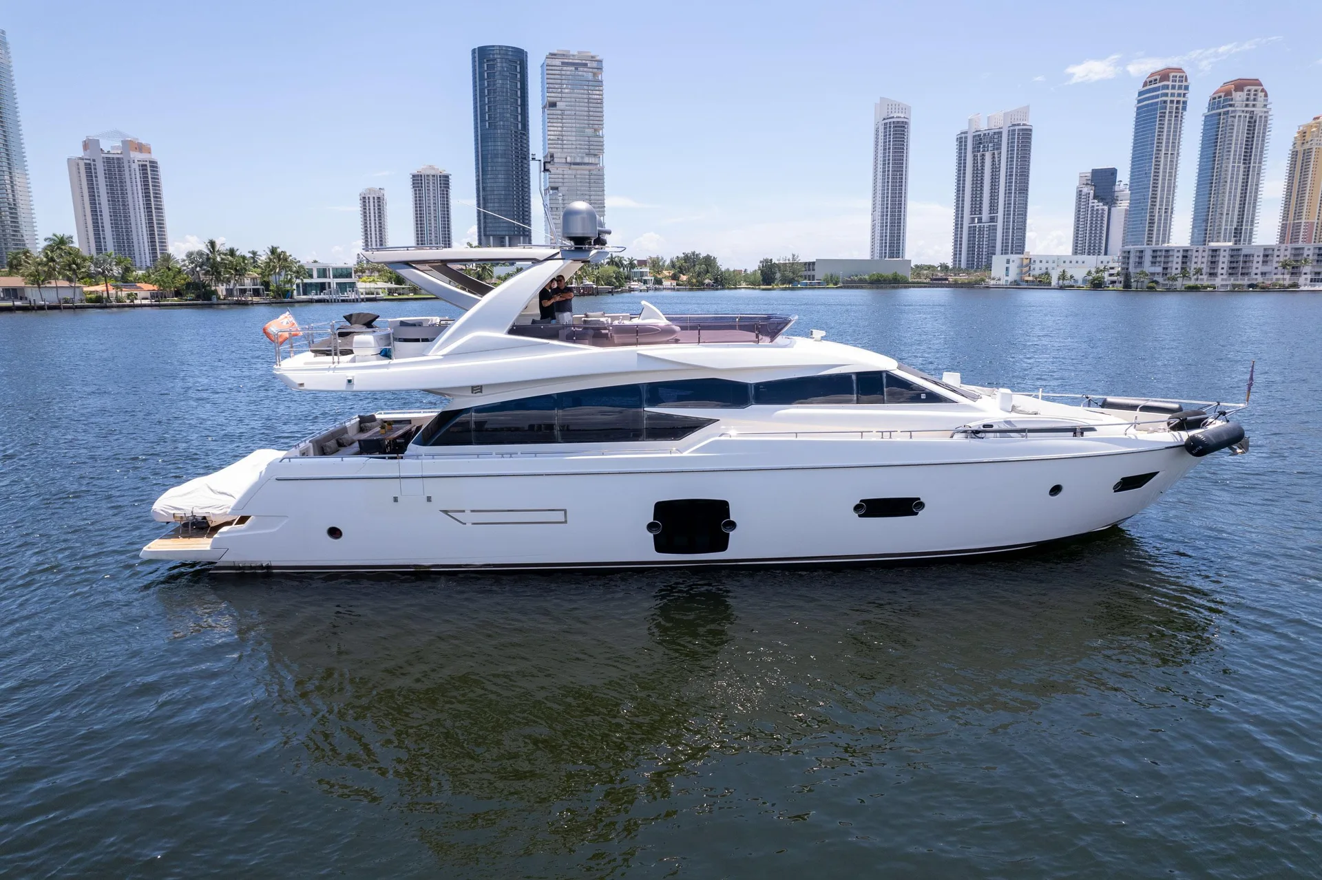 FERRETTI YACHTS 750 - Image 1
