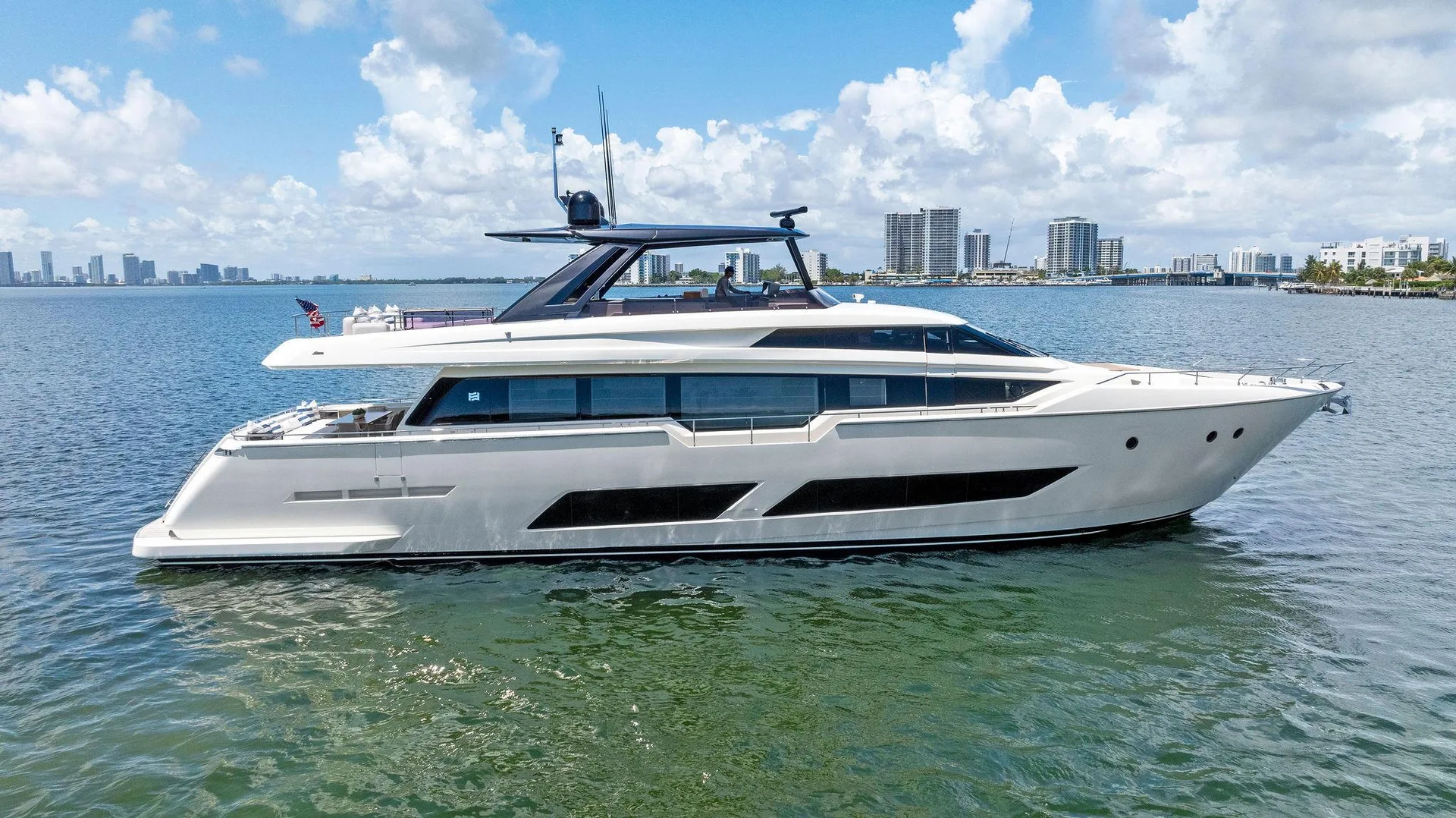 FERRETTI YACHTS 850 - Image 1
