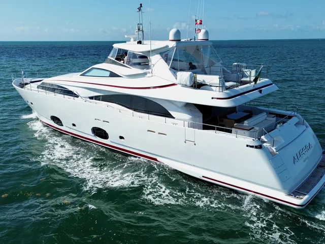 FERRETTI YACHTS CUSTOM LINE 97