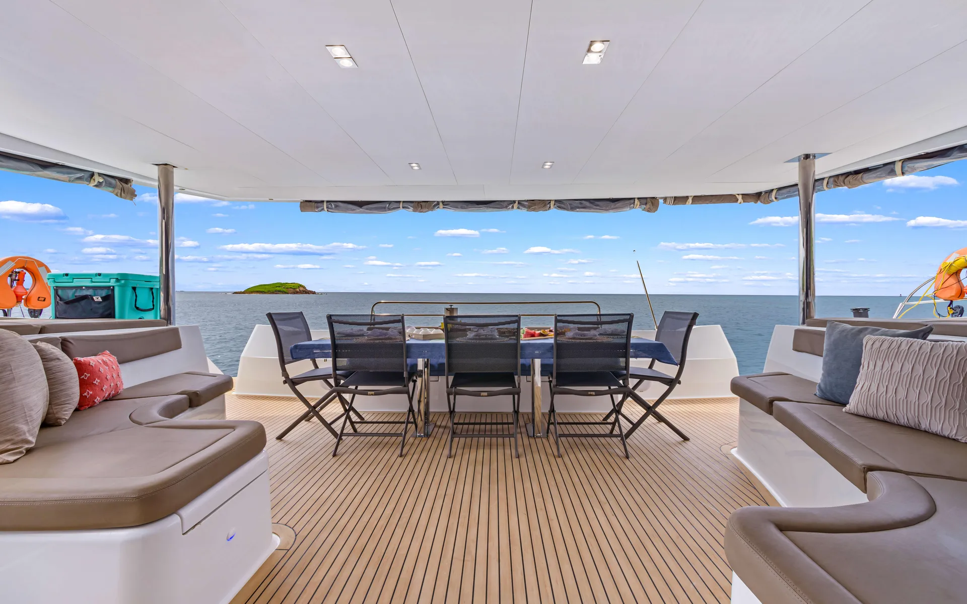 FOUNTAINE PAJOT 72 - Image 3