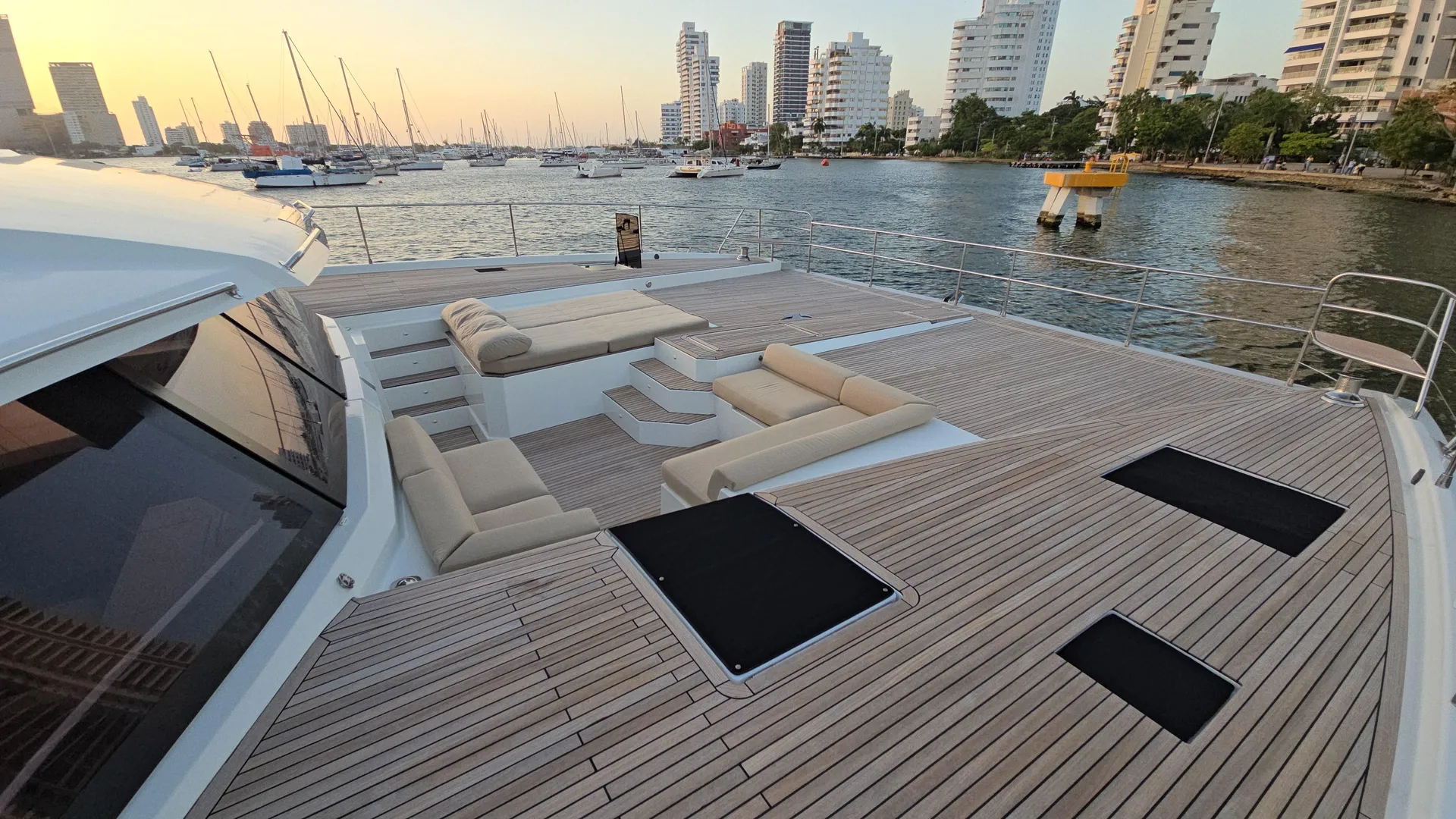 FOUNTAINE PAJOT POWER 67 - Image 3