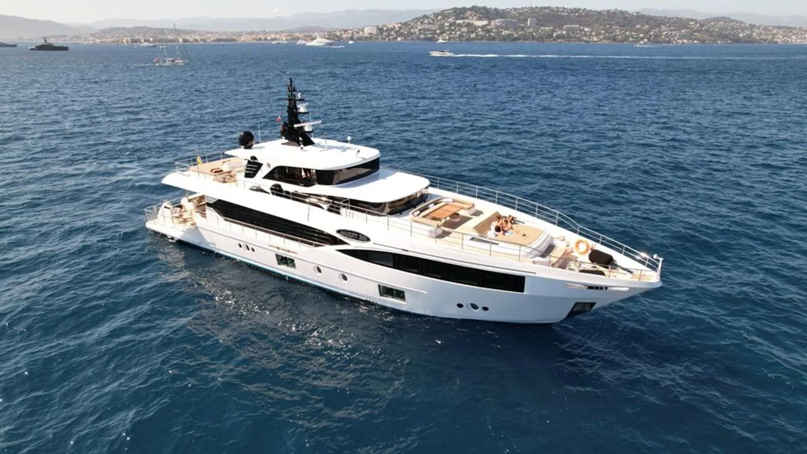 GULF CRAFT MAJESTY 100 - Image 1