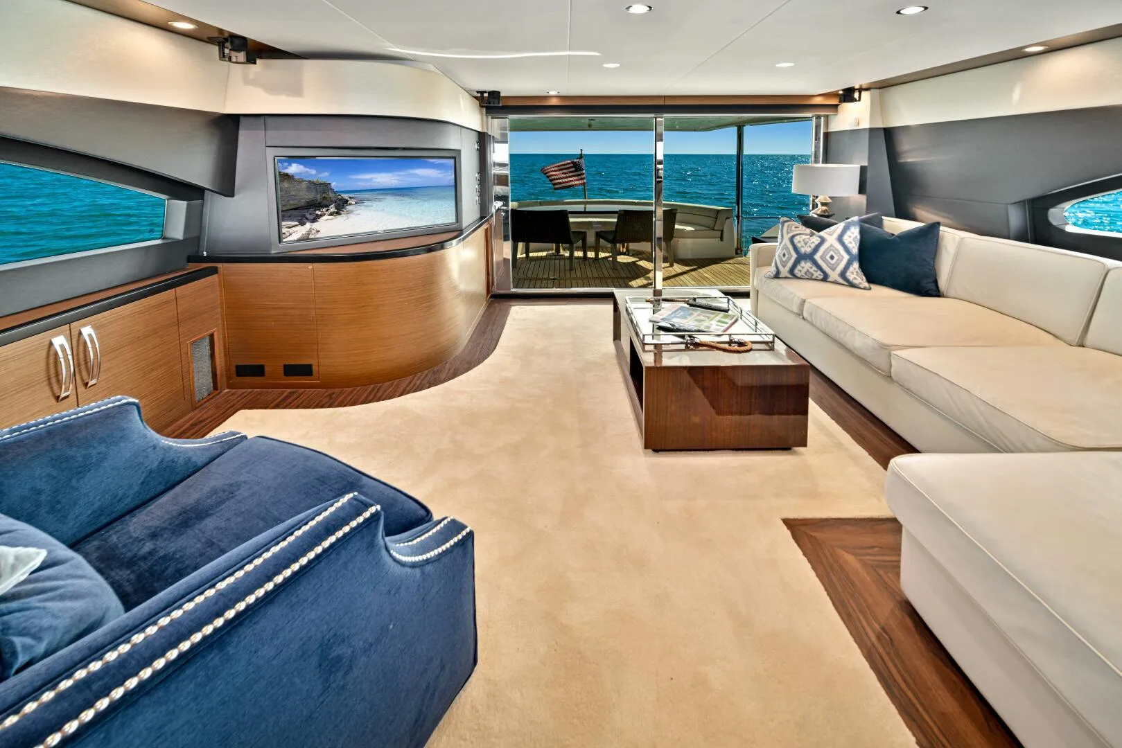 HATTERAS 60 MOTOR YACHT - Image 3