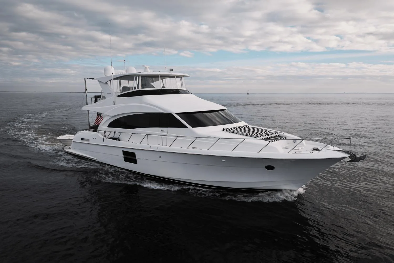 HATTERAS 60 MY - Image 1