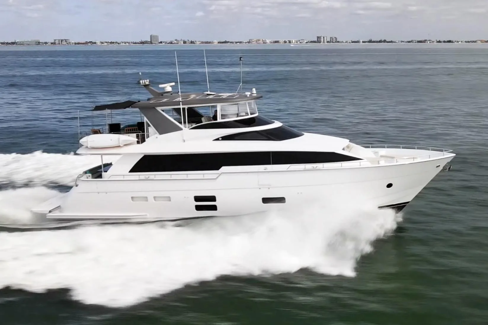 HATTERAS M75 PANACERA - Image 1