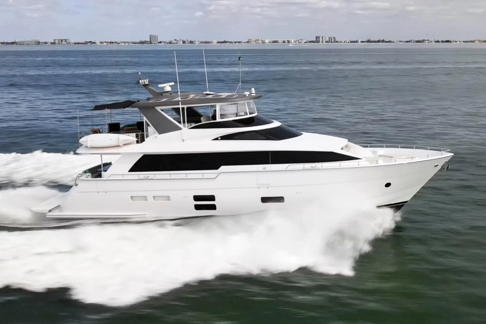 HATTERAS M75 PANACERA - Image 1