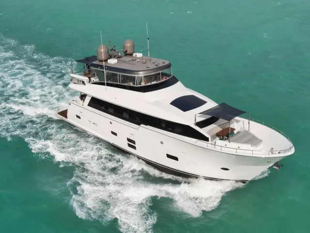 HATTERAS M90 PANACERA