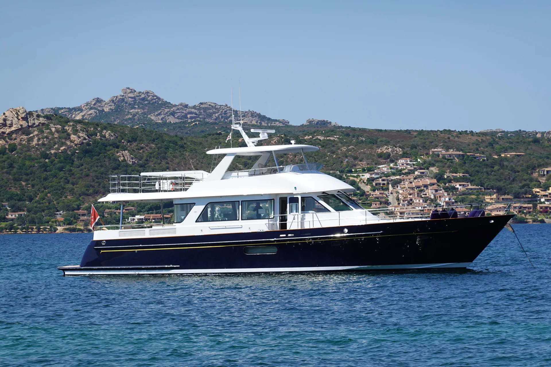 HUNT YACHTS MOTOR YACHT - Image 1