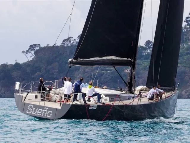 ICE YACHTS 62