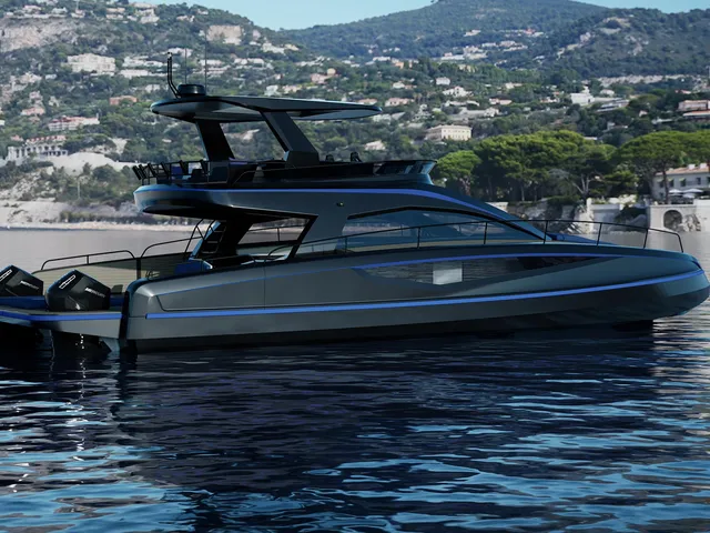 INFINITI 60 POWERCAT GT