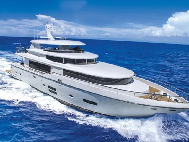 JOHNSON MOTOR YACHT W/OPEN FLYBRIDGE