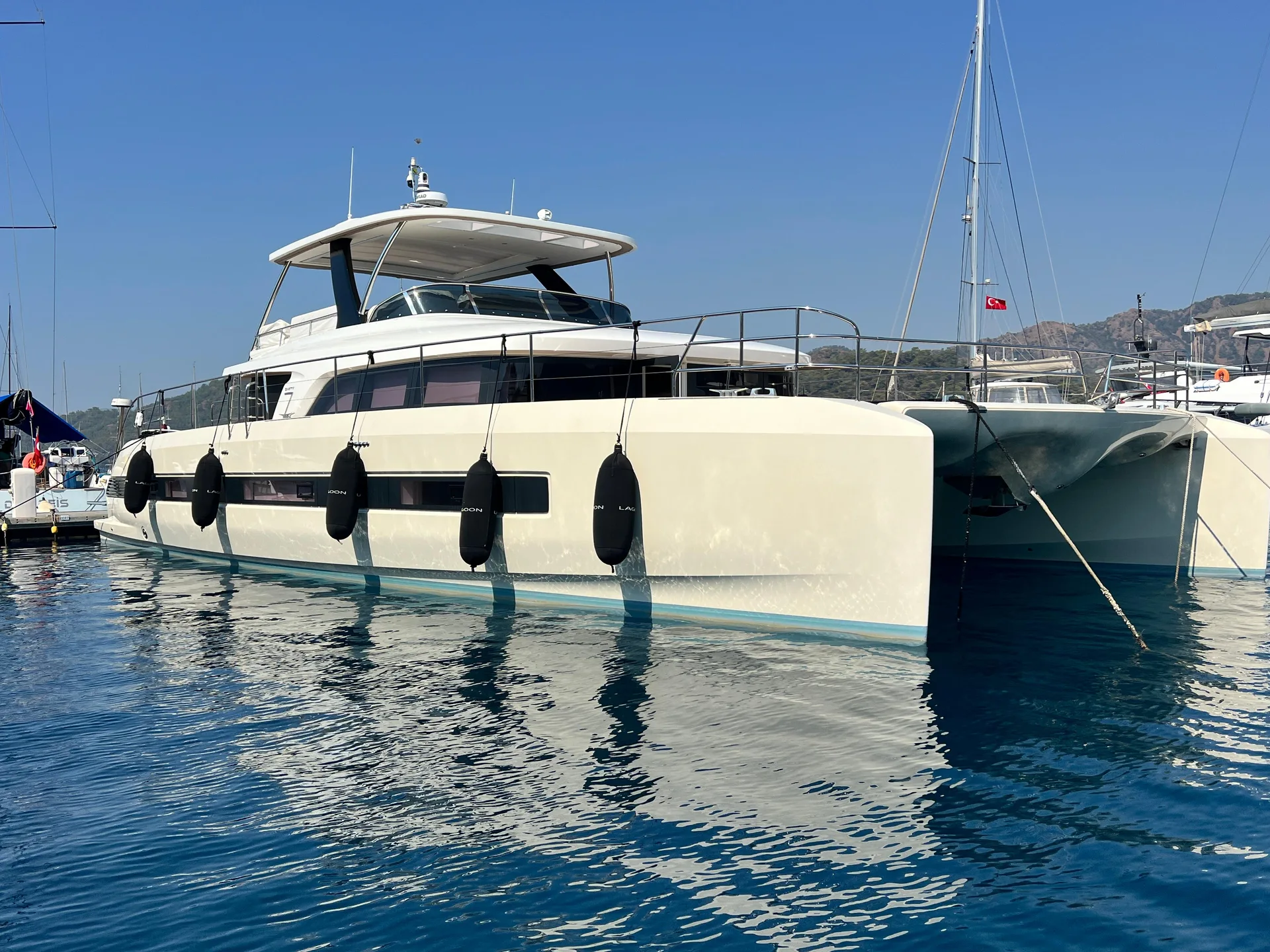 LAGOON SIXTY 7 - Image 1
