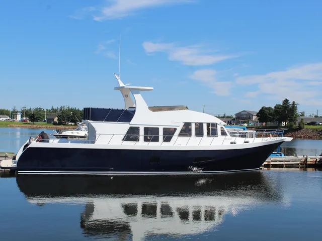 MAGNA MARINE 62