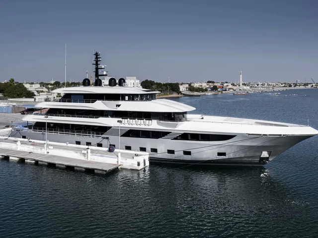 MAJESTY 175
