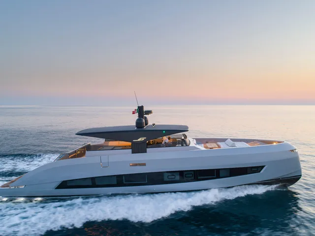 MANDAYACHTS 07 SPIDER