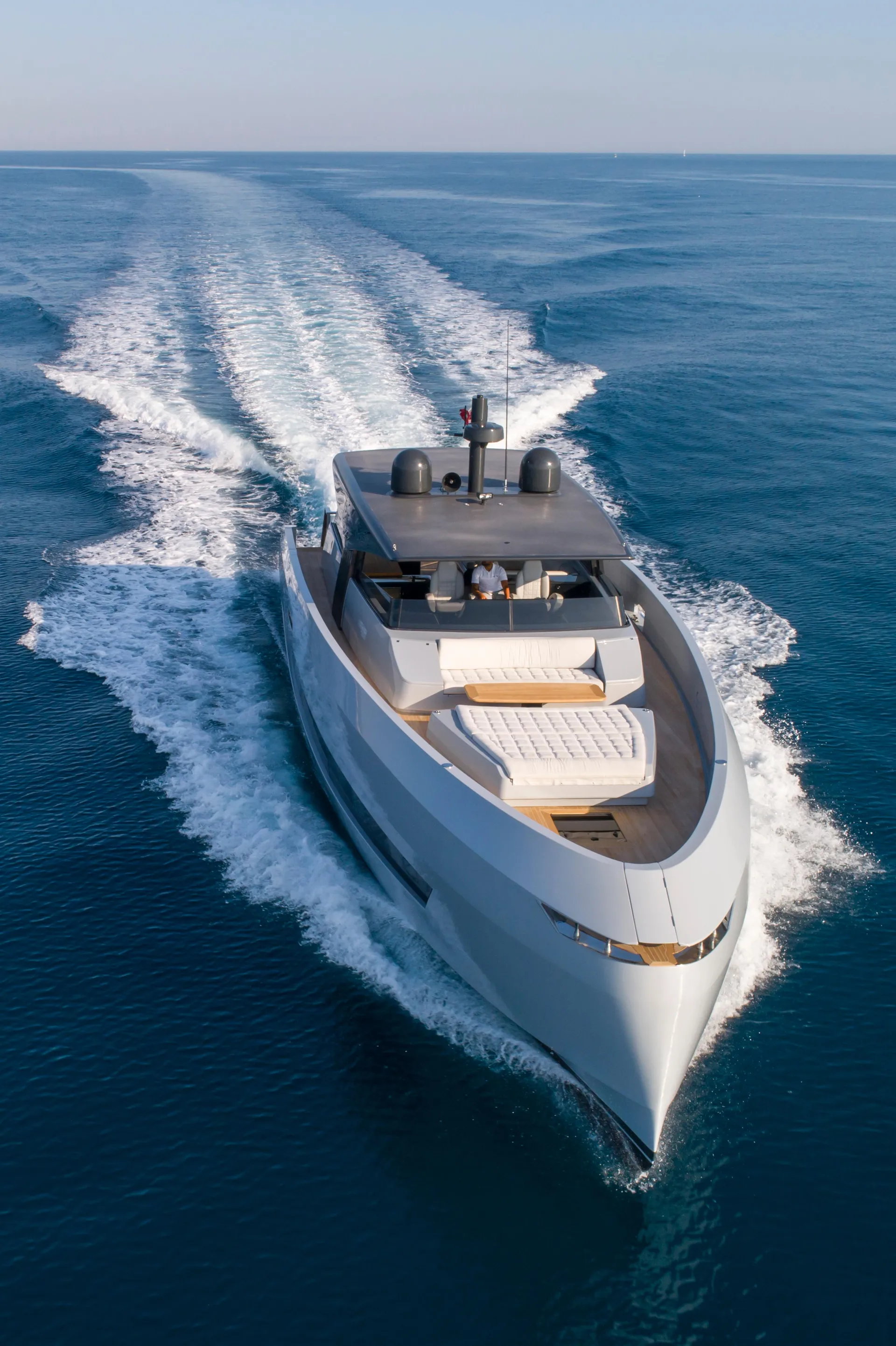 MANDAYACHTS 07 SPIDER - Image 3