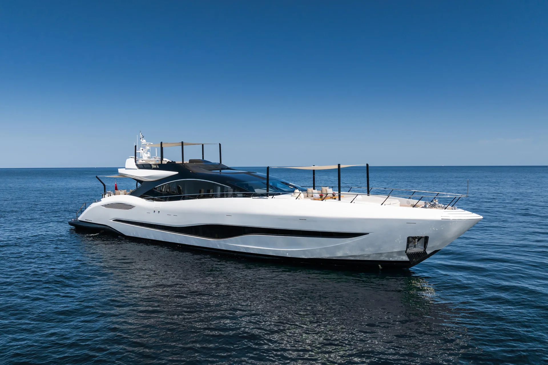 MANGUSTA 104 REV - Image 1