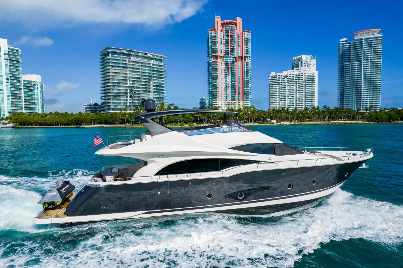 MARQUIS 720 FLY BRIDGE - Image 1