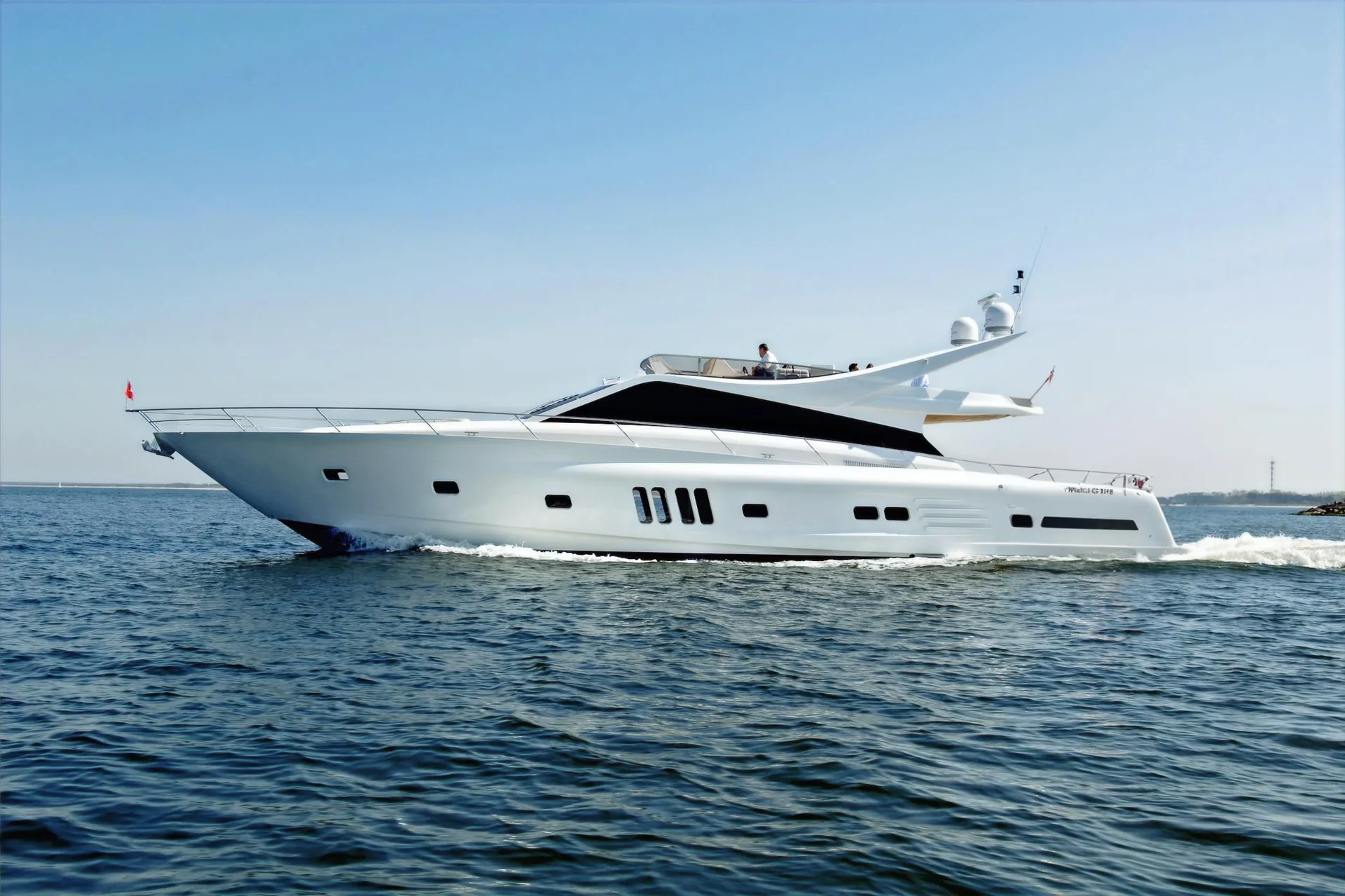 MAZARIN 72 SPORTS FLY - Image 1