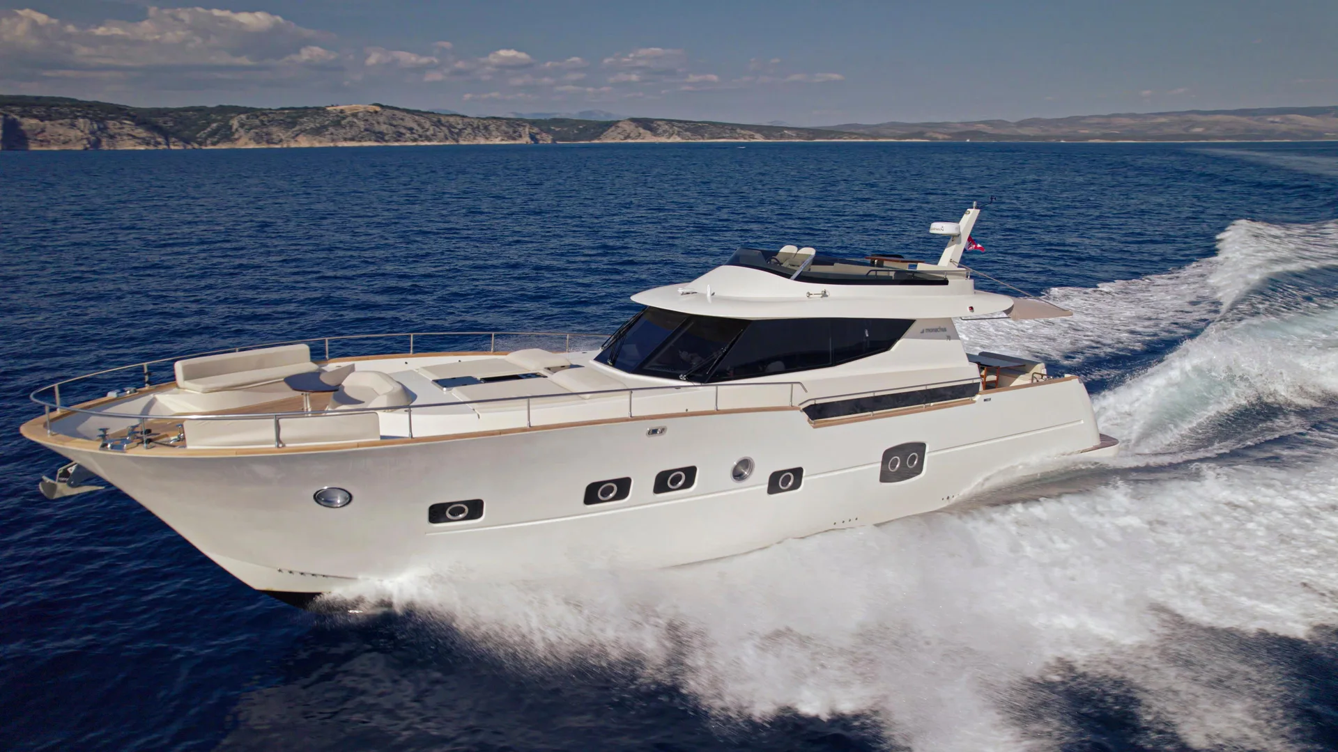 MONACHUS 70 FLY - Image 1