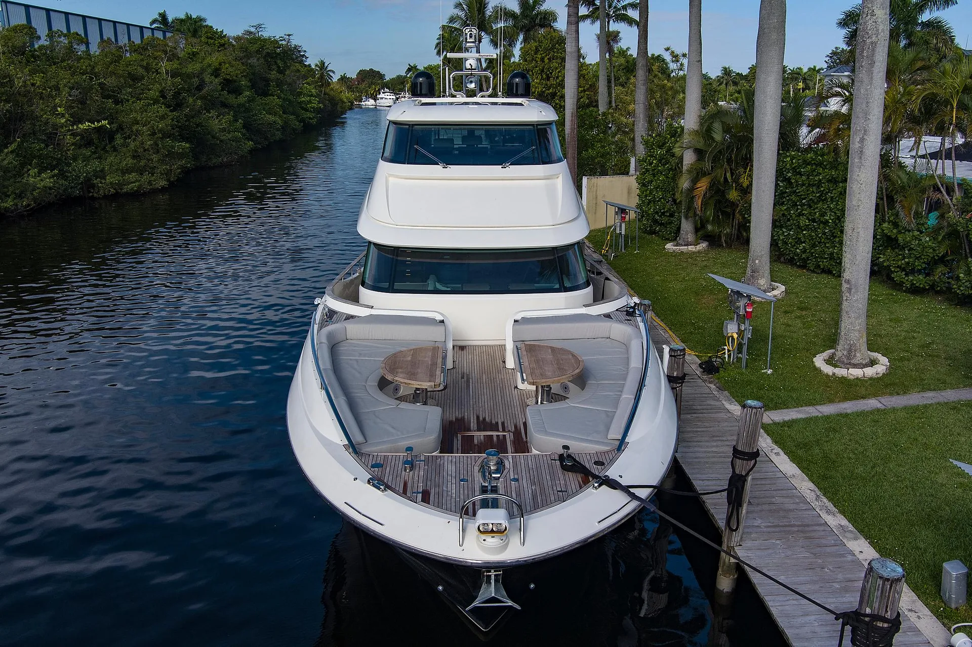 MONTE CARLO YACHTS MCY 76 SKYLOUNGE - Image 3