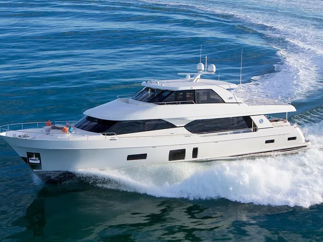 OCEAN ALEXANDER 100 MOTOR YACHT