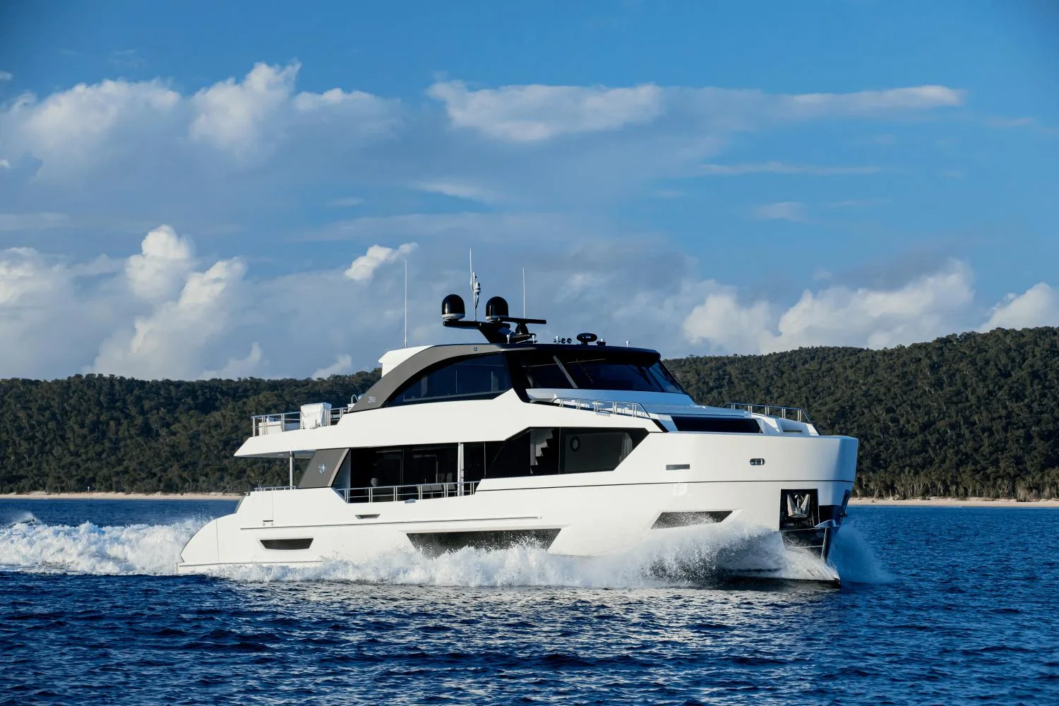 OCEAN ALEXANDER 28 EXPLORER - Image 1