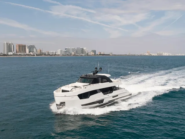 OCEAN ALEXANDER 32E