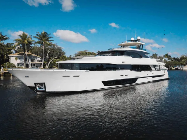 OCEAN ALEXANDER 37L