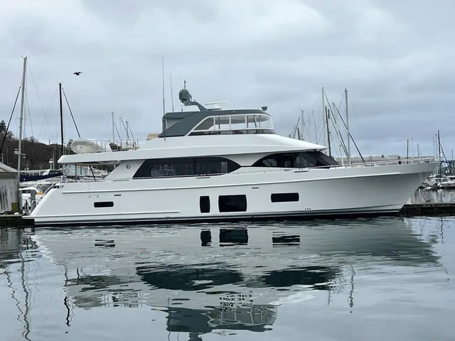 OCEAN ALEXANDER 85E