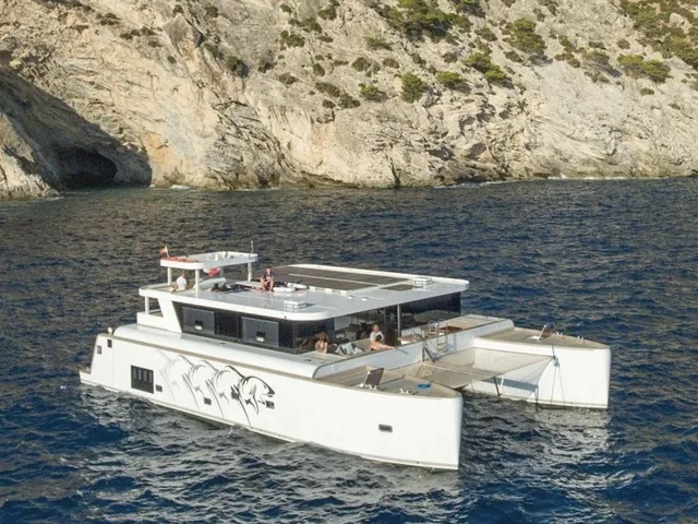 OCEAN EXPLORER CATAMARANS OCEAN EXPLORER 65