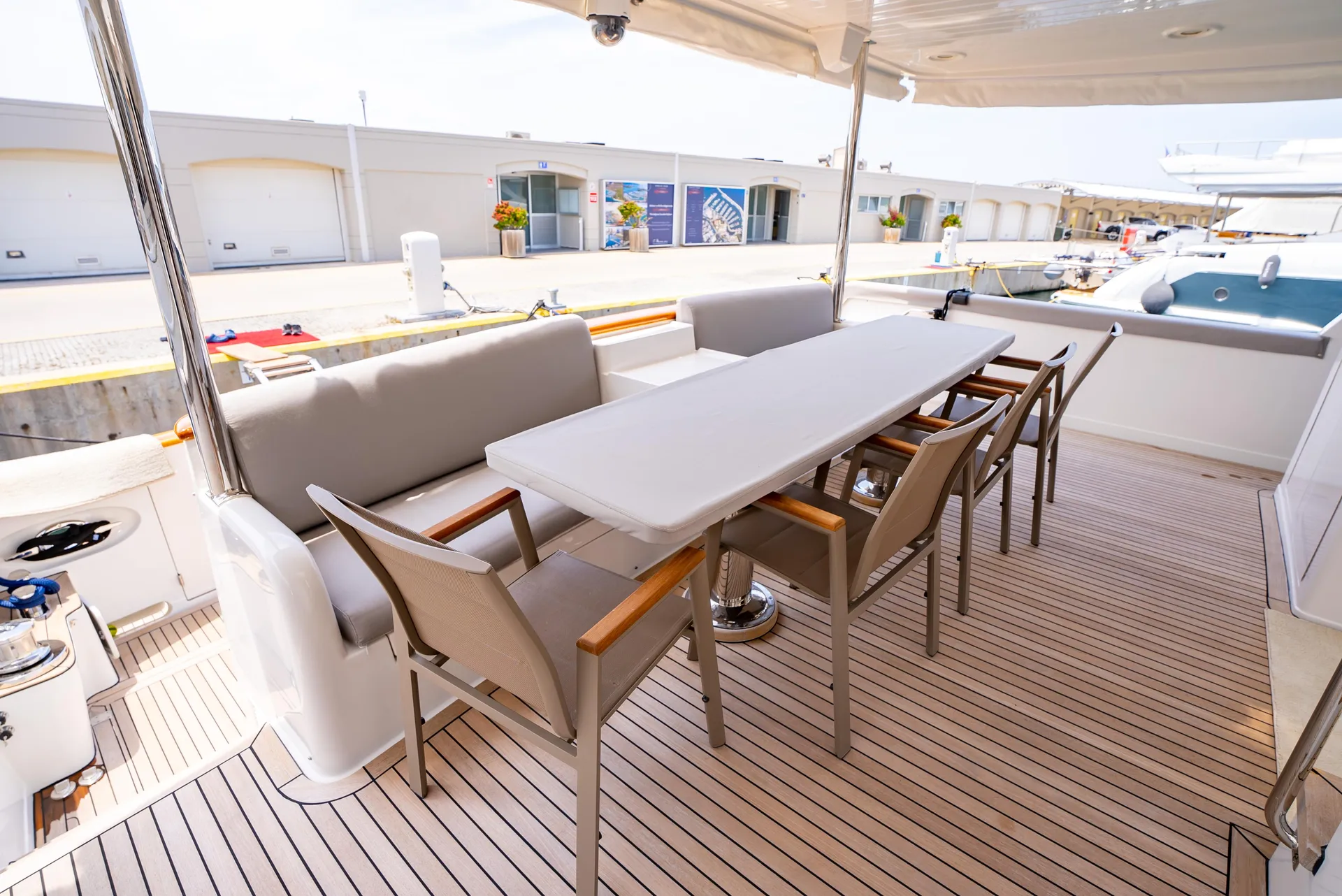 OFFSHORE YACHTS 80 PILOT HOUSE - Image 3